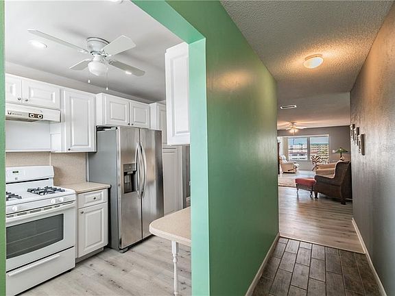 3rd image of 5925 Shore Blvd S APT 503