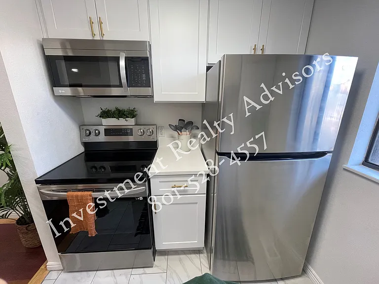 425 S 900 E - Salt Lake City, UT — Photo 23