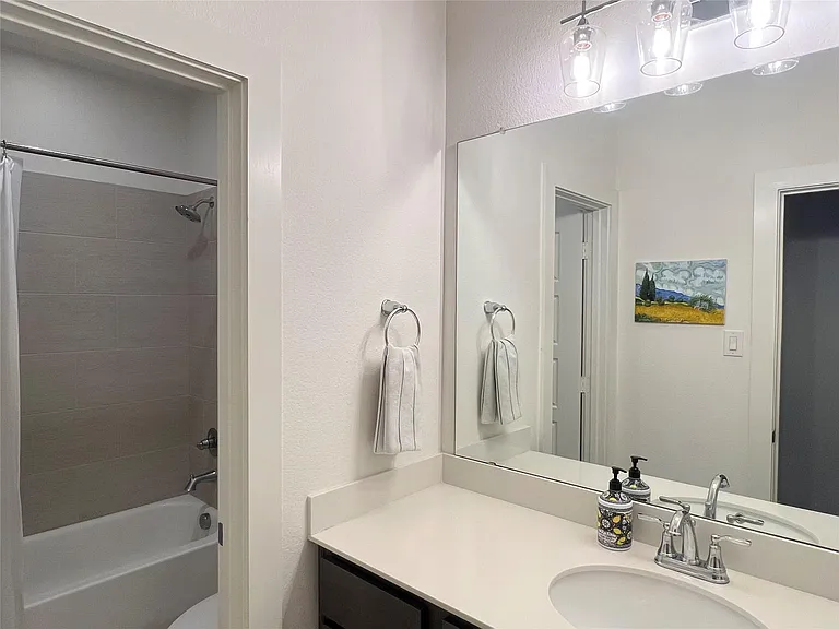 2823 Stanley Ave — Photo 19