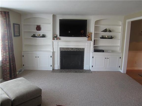5th image of 274 Donna Lea Blvd