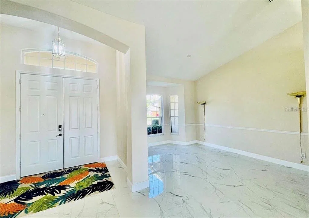 3 bed, 2.0 bath, 1987 sqft, $3,150 — Photo 4