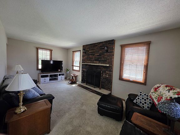 5th image of 2929 Brueck Rd