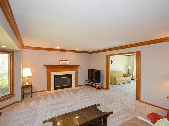 5th image of 8290 Farwick Ct