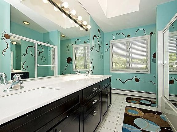 New Renovated Hallway Bath