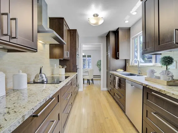 1120 Brewster Ave, Redwood City, CA 94062