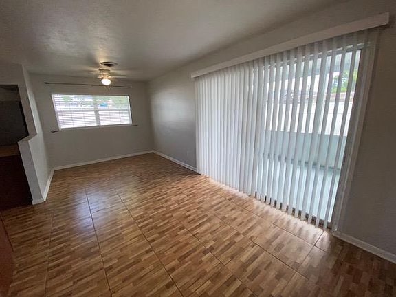 4th image of 1680 Country Ln