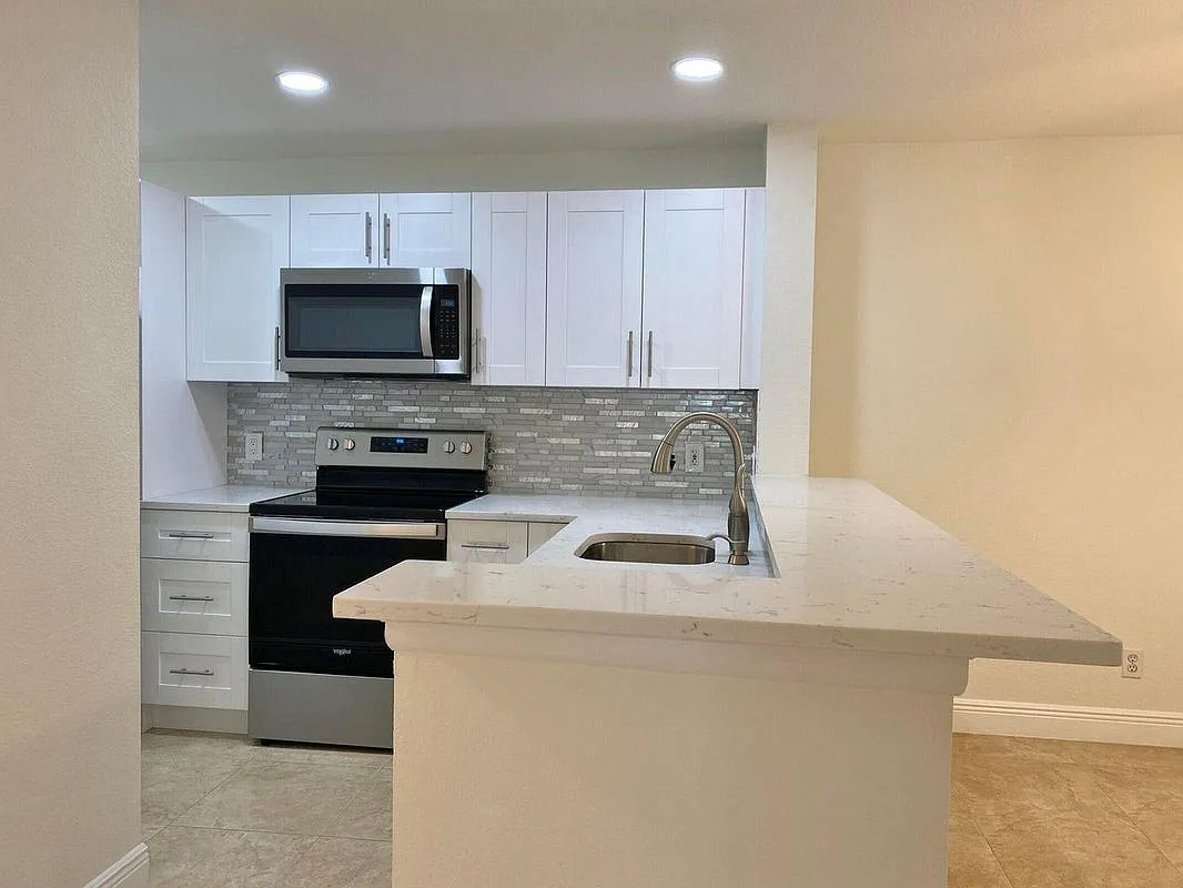 2 bed, 2.0 bath, 989 sqft, $2,550 — Photo 1