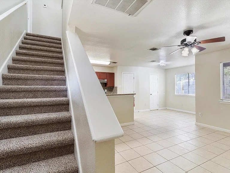 887 Sagewood Trl — Photo 3