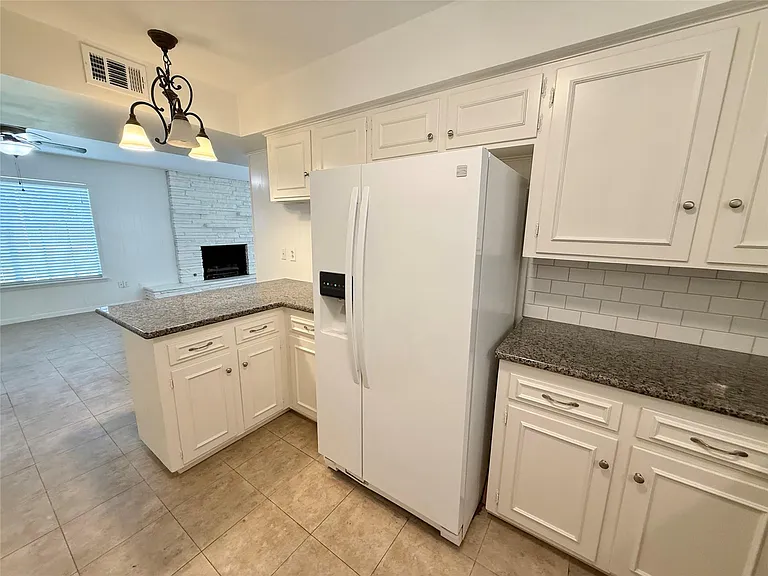 106 Longacre Dr — Photo 9