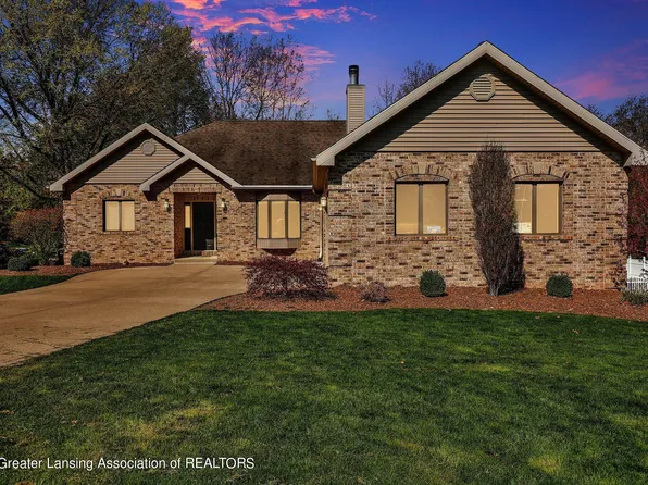 620 Pine Ridge Dr, Dewitt, MI 48820