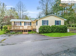 129 Lecka Ln, Banner Elk, NC 28604