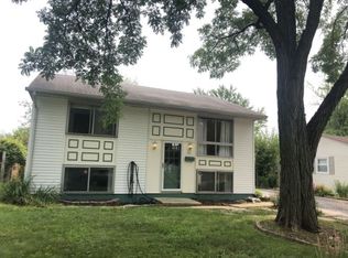 51 N Cedar Ln, Glenwood, IL 60425