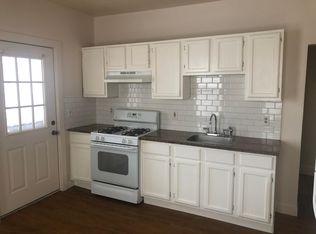 195 Caroline St #1R, Derby, CT 06418