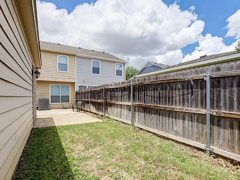10716 Traymore Dr — Photo 19