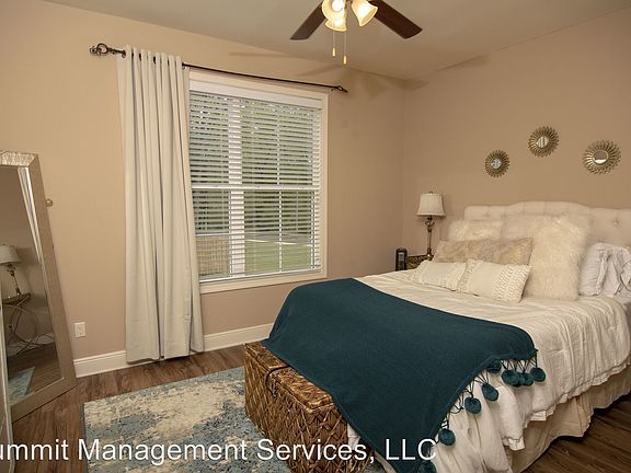 4th image of 703 S 19th St Unit 200