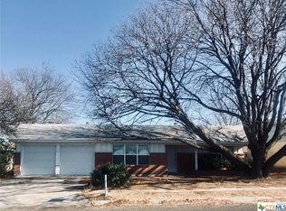 203 Manning Dr, Copperas Cove, TX 76522