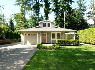 8862 SE 37th St, Mercer Island, WA 98040