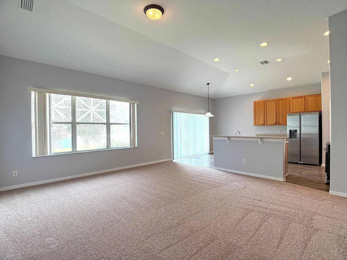 Move-In Ready! Fresh Interior Paint! New Stainless Steel Appliances! New Carpet in the Bedrooms! ... — Photo 3