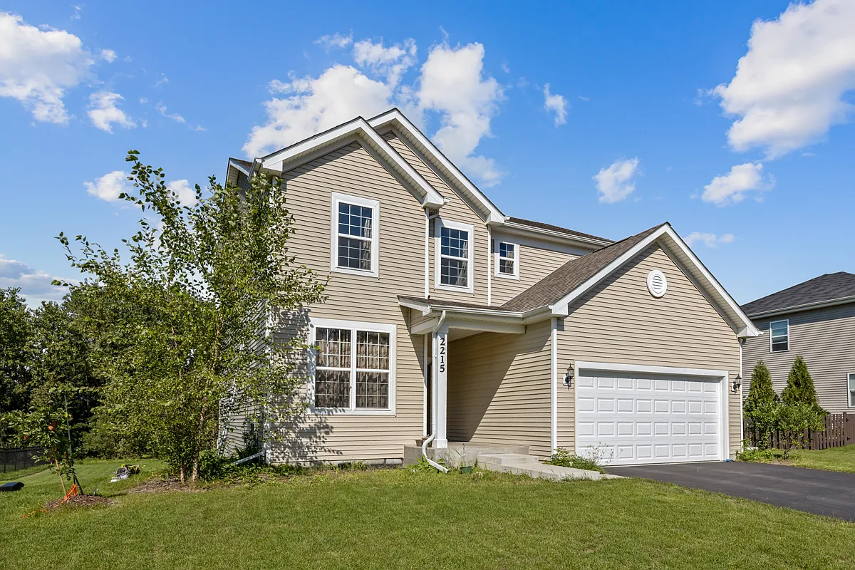 4 bed, 2.5 bath, 2875 sqft, $3,295 — Photo 1