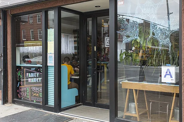 Rented by Dixon Advisory USA Inc. | media 31