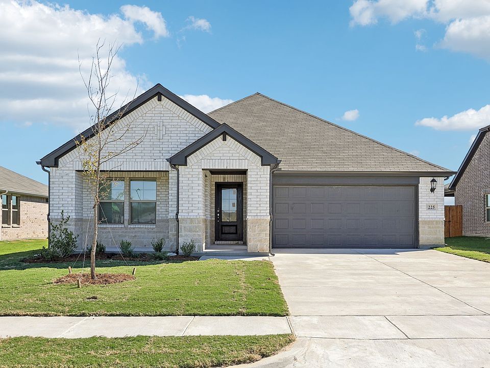 1st image of 225 Canyon Oaks Dr