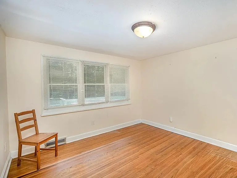 409 Edgewood Ct — Photo 14