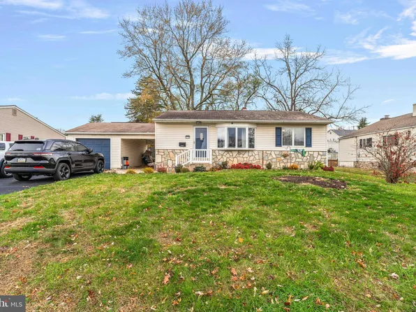 216 Wellington Dr, Warminster, PA 18974