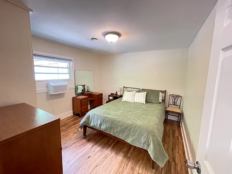 Back bedroom