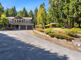 1453 Honeysuckle Pl, North Saanich, BC V8L 5J8