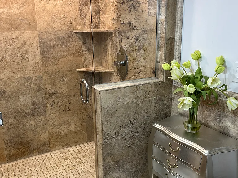 425 W Beech St #206 — Photo 9
