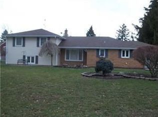 9540 Melinda Dr, Clarence, NY 14031