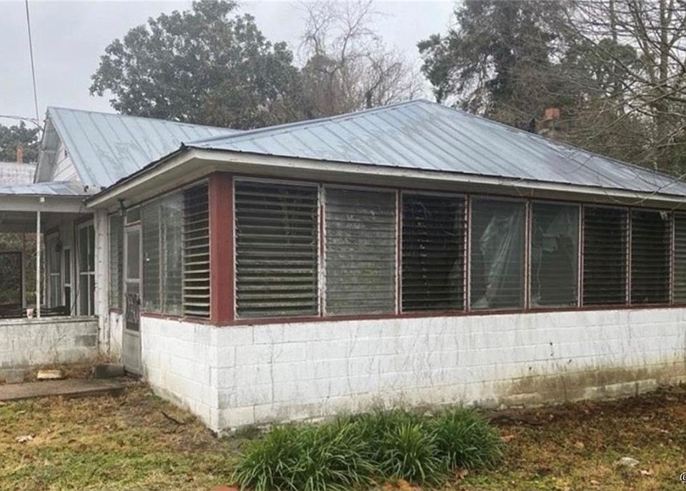 2nd image of 39 Mancha Ave