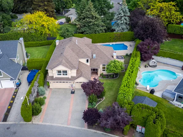 492 Carona Cres, Kelowna, BC V1W 3C6