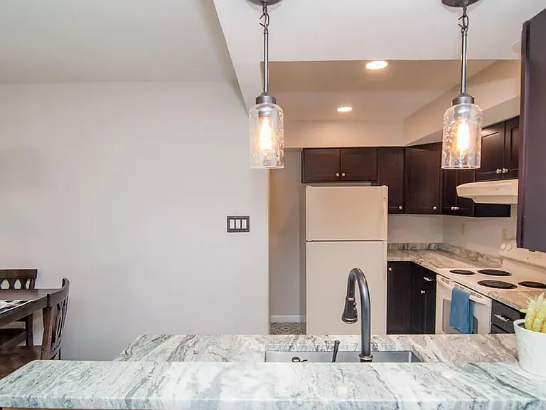 2705 Rolling Green Dr — Photo 7