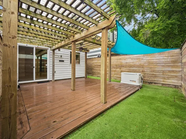 1609 Saint Charles St #B, Houston, TX 77003