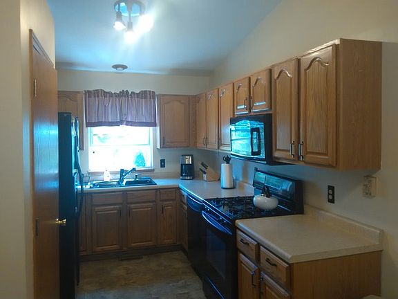 3rd image of 50 S Hickory Ave