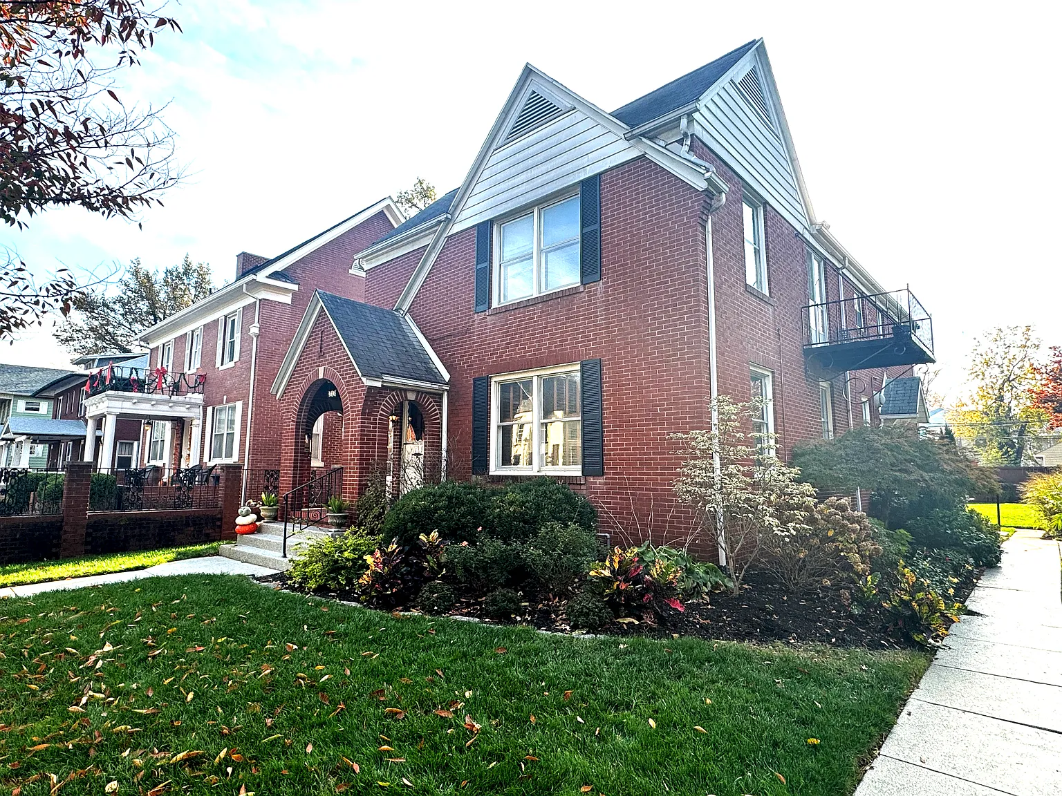 2 bed, $1,350 — Photo 1