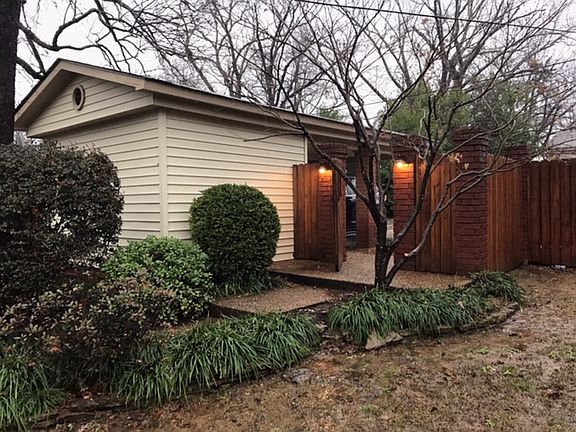 3rd image of 1611 N University Ave