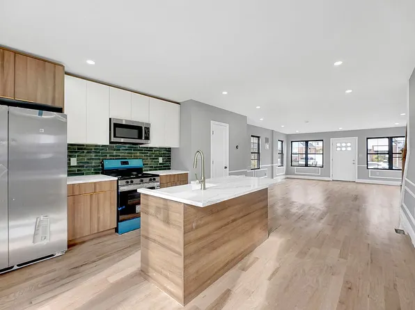 217-14 133rd Rd, Springfield Gardens, NY 11413