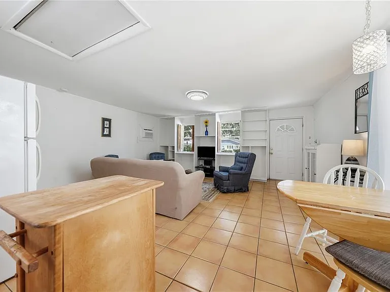 206 E 9th Ave — Photo 4