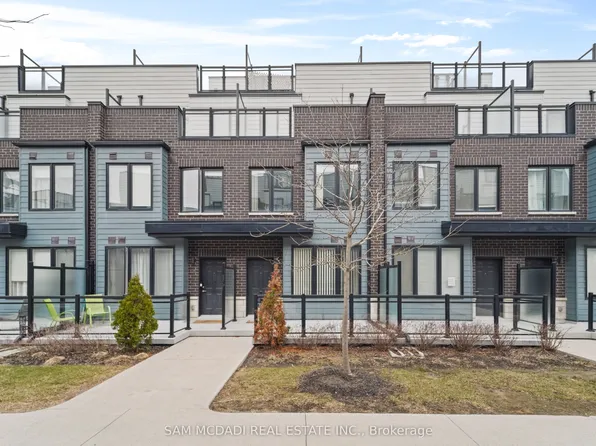 1150 Stroud Ln #14, Mississauga, ON L5J 0B3