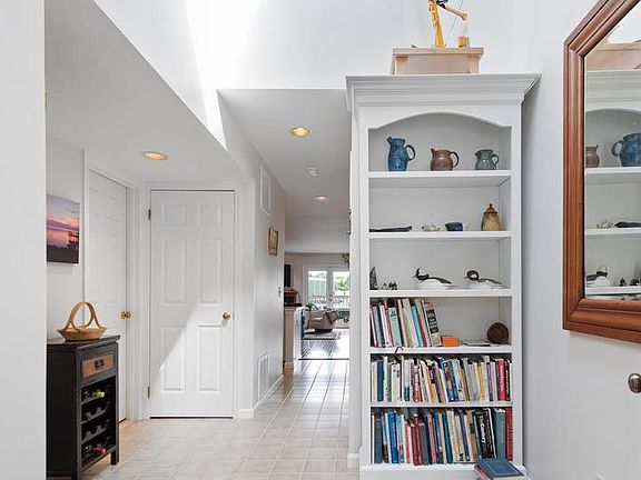 5th image of 650 River Oak Ct #10-B