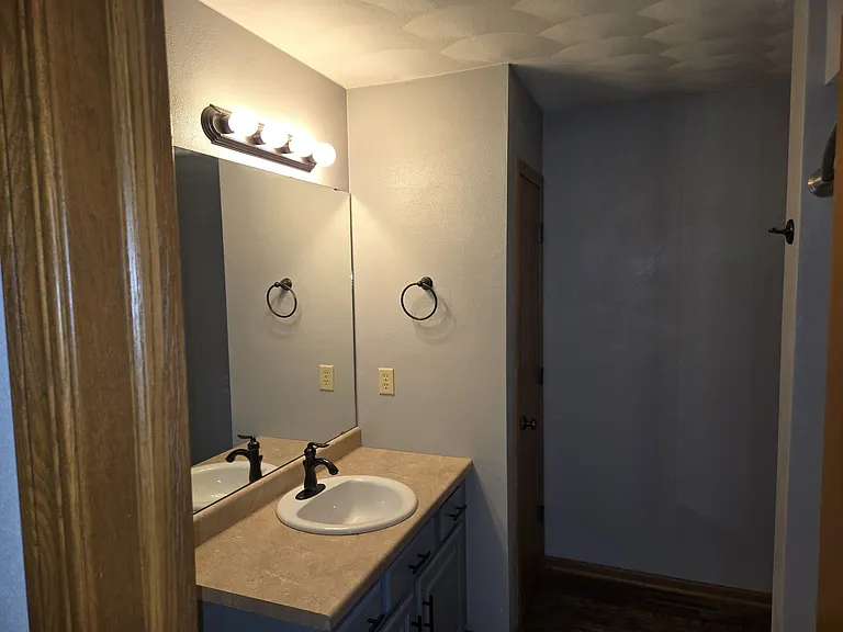 535 Westfield Dr — Photo 32
