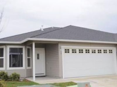 3180 Forest Hills Dr APT B, Medford, OR, 97504