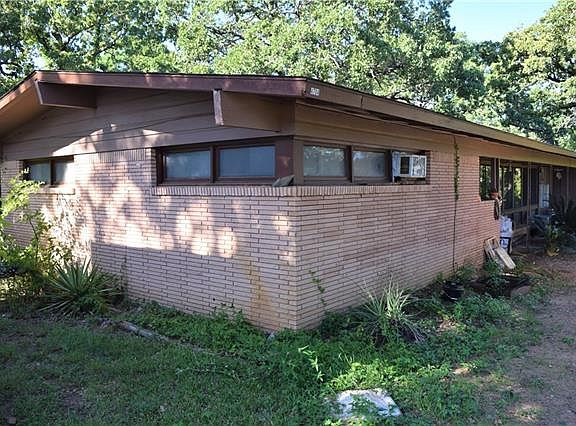 3rd image of 4704 Park Springs Blvd