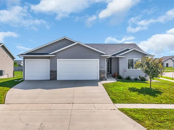 2239 Crestwood Ln, Marion, IA 52302