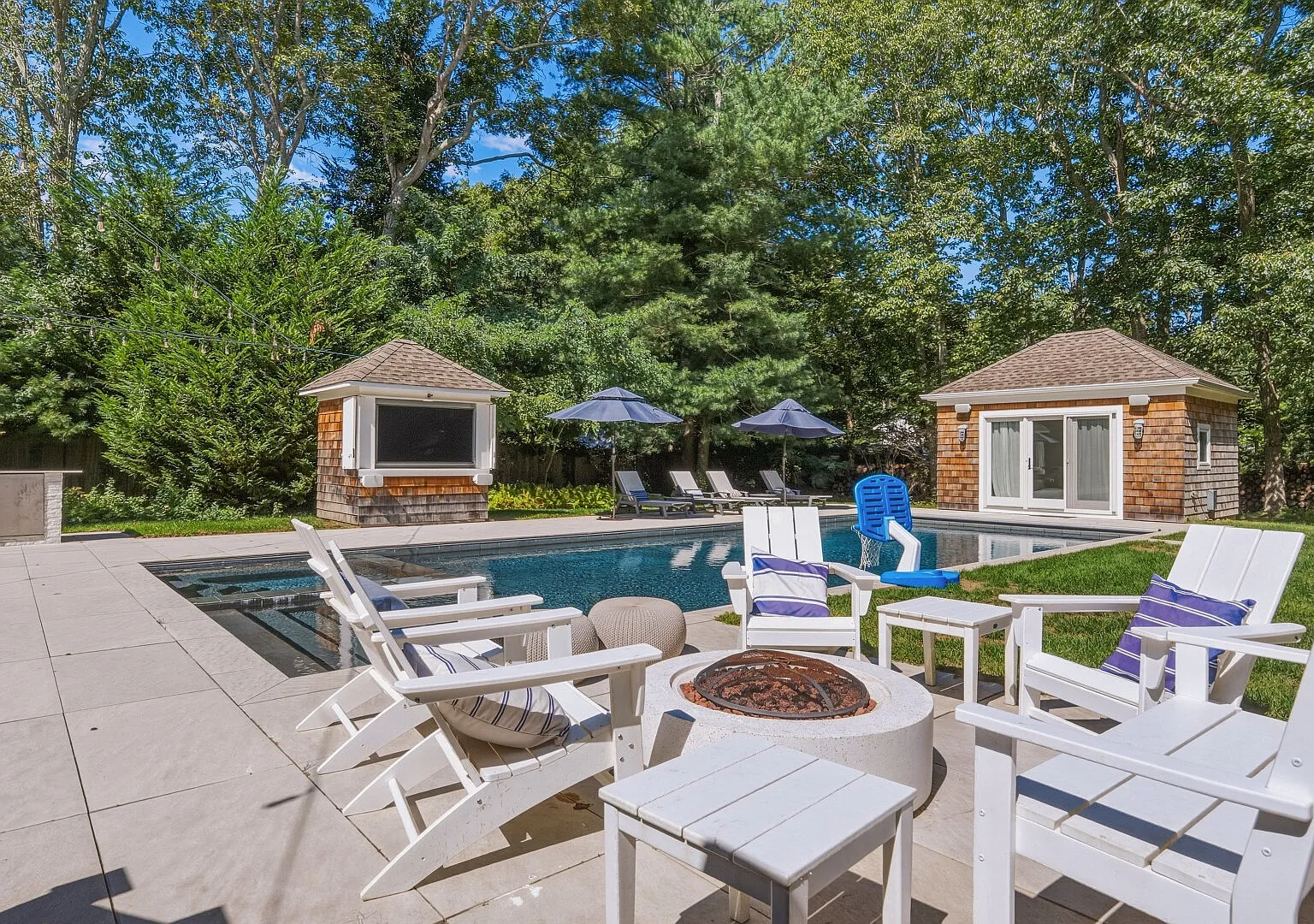 Private Oasis with Heated Pool, Hot Tub, & Space for Guests — Photo 2