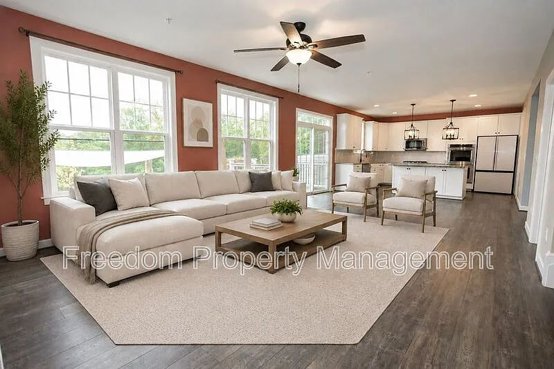 5 bed, 4.5 bath, 4303 sqft, $4,517 — Photo 4