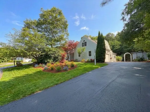 57 McKenna Ridge Drive, East Falmouth, MA 02536