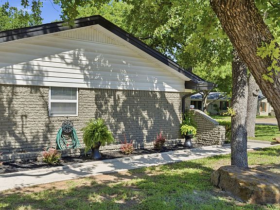 2nd image of 1001 NW 11th St